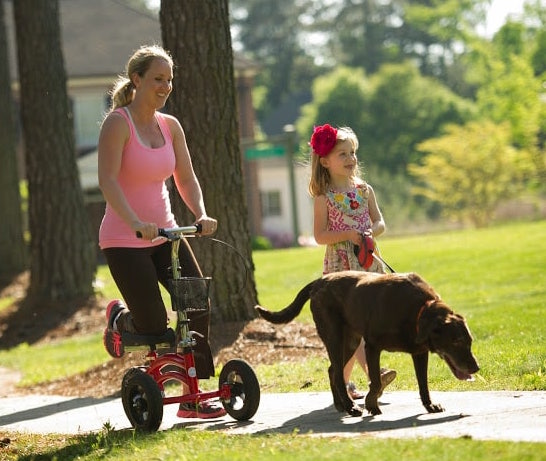 Know The Benefits Of Using A Steerable Knee Walker
